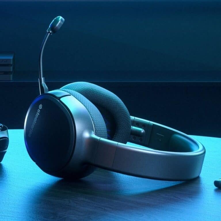 Trådløs gaming headset på et bord